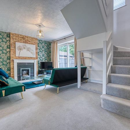 Capri 13 Sa - 3 Bed House, Close To Loughborough University & M1 Motorway, Free Wifi, Big Garden, Ample Parking- Ask For Contractor Rates! المظهر الخارجي الصورة