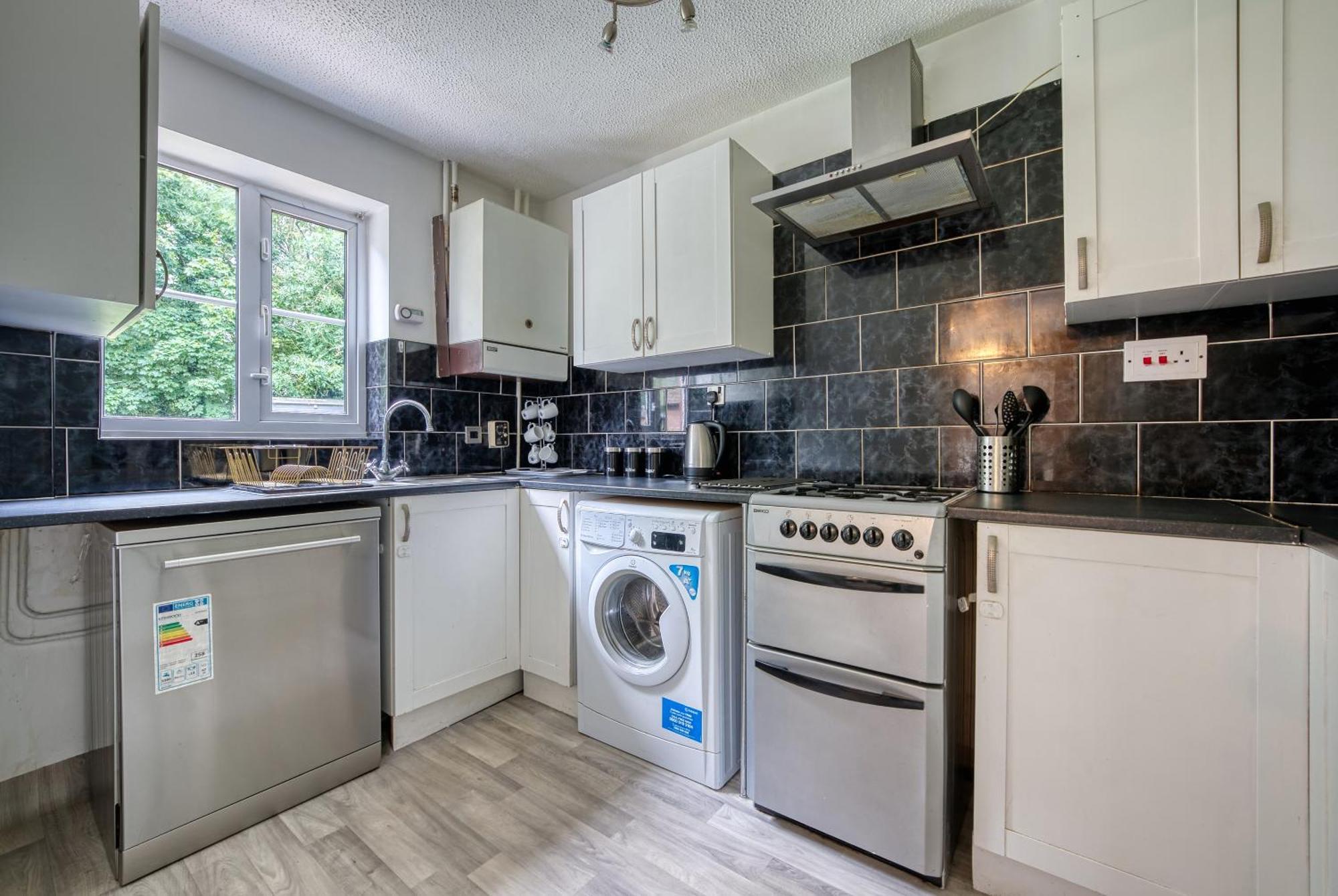 Capri 13 Sa - 3 Bed House, Close To Loughborough University & M1 Motorway, Free Wifi, Big Garden, Ample Parking- Ask For Contractor Rates! المظهر الخارجي الصورة