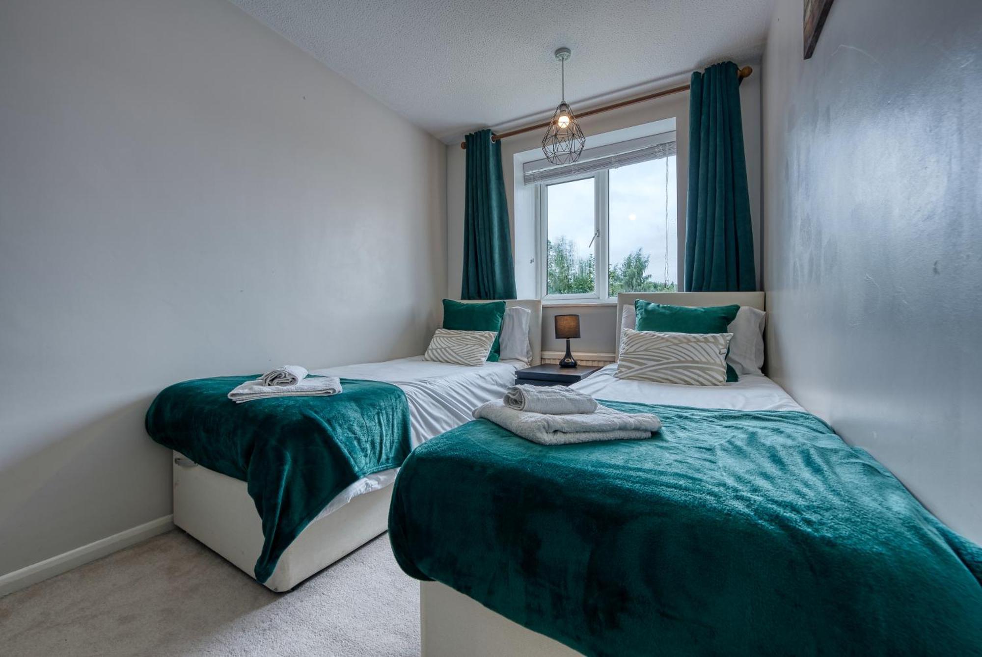 Capri 13 Sa - 3 Bed House, Close To Loughborough University & M1 Motorway, Free Wifi, Big Garden, Ample Parking- Ask For Contractor Rates! المظهر الخارجي الصورة