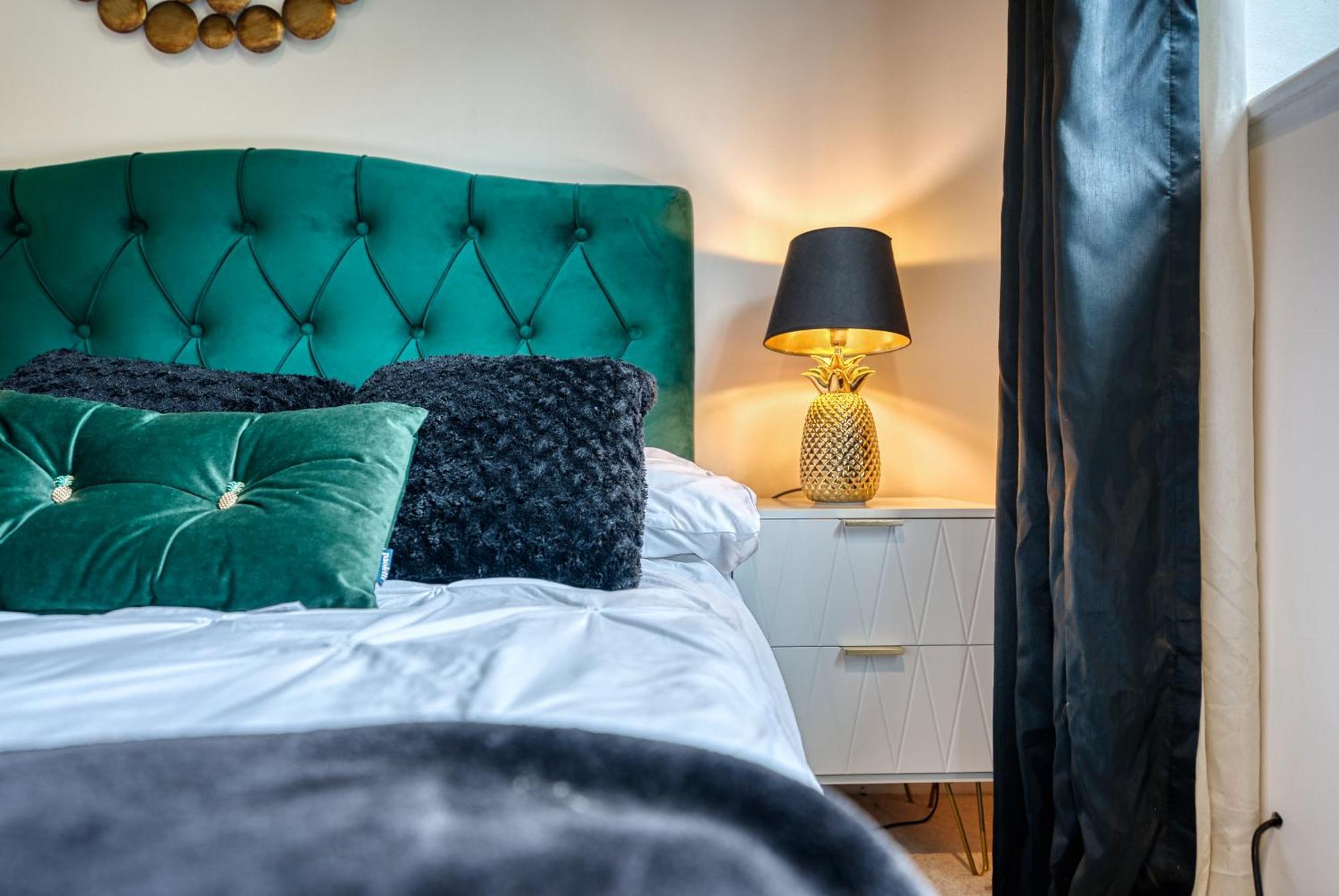 Capri 13 Sa - 3 Bed House, Close To Loughborough University & M1 Motorway, Free Wifi, Big Garden, Ample Parking- Ask For Contractor Rates! المظهر الخارجي الصورة