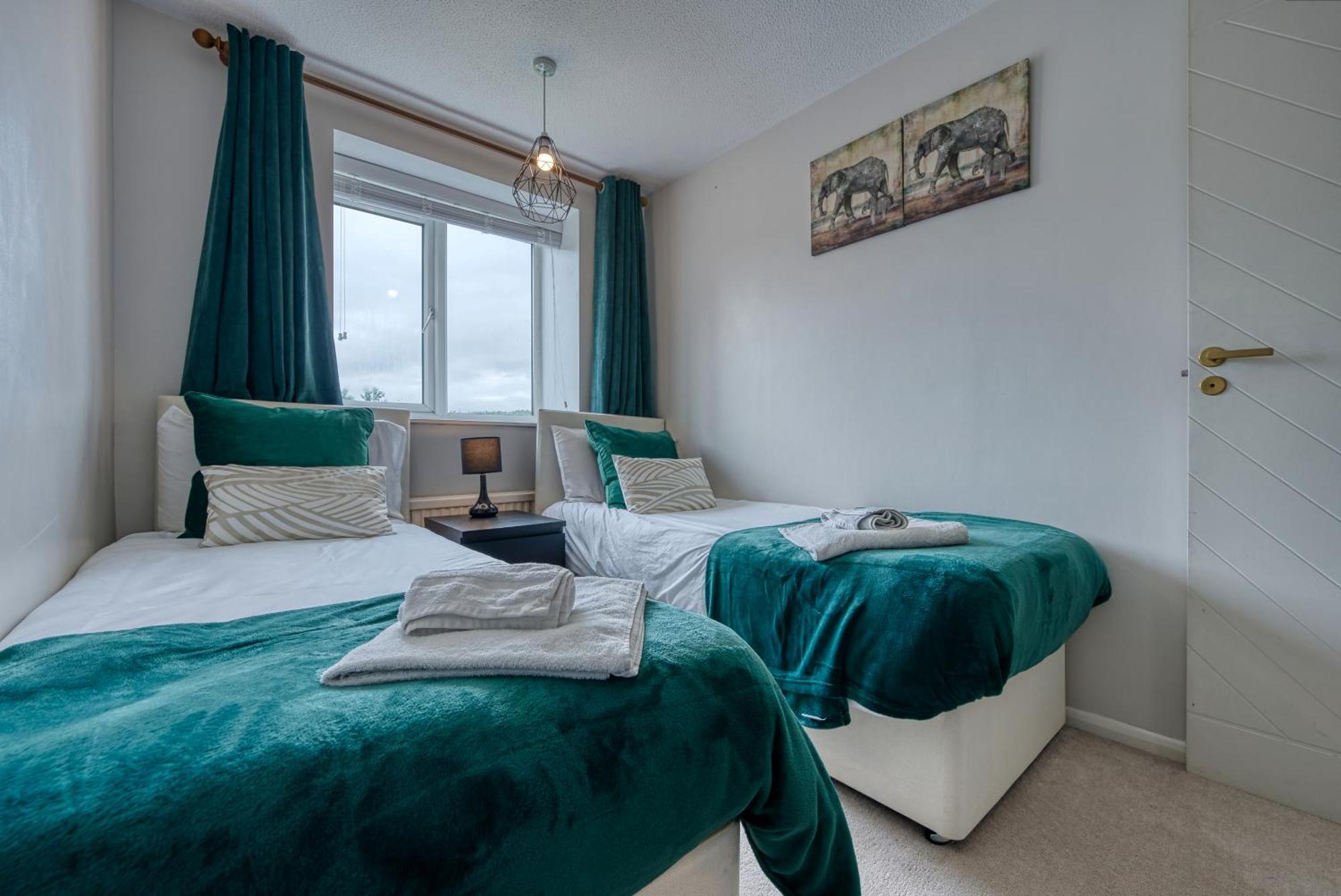 Capri 13 Sa - 3 Bed House, Close To Loughborough University & M1 Motorway, Free Wifi, Big Garden, Ample Parking- Ask For Contractor Rates! المظهر الخارجي الصورة